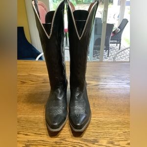 Cowgirl boots minimal wear size 8.5